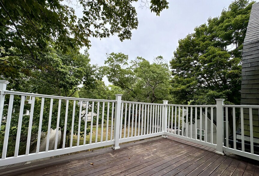 Building Photo - 10 Selkirk Rd
