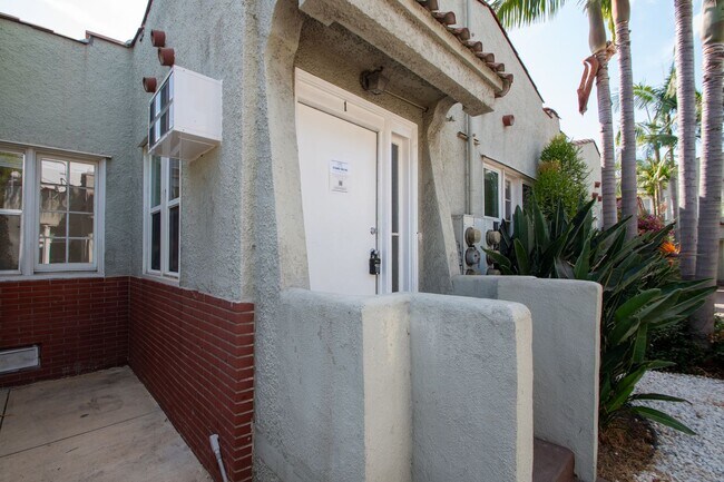Interior Photo - 5212