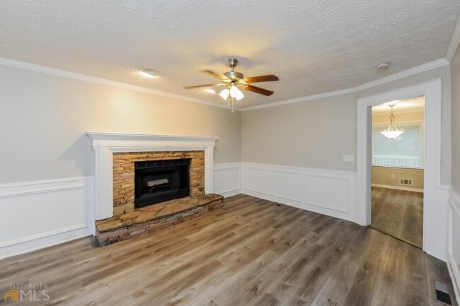 Building Photo - 4971 Shallow Ridge Ct NE