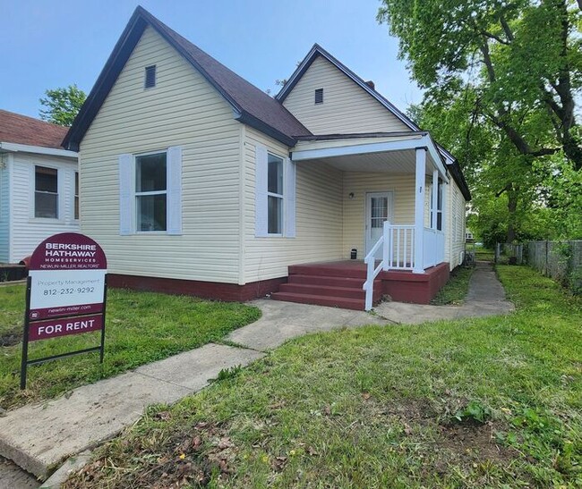 Building Photo - 3-bedroom home on the south side of town o...