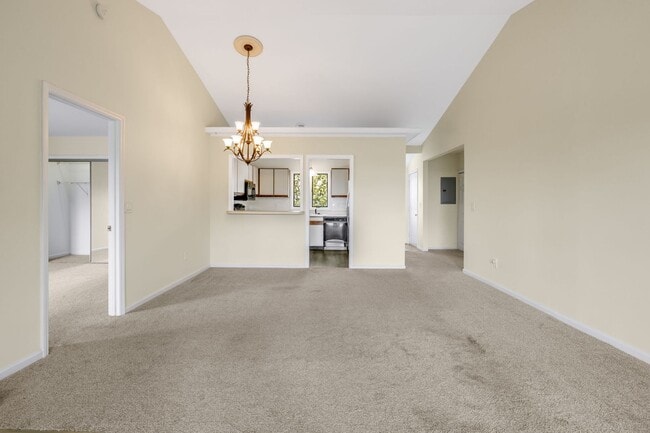 Building Photo - 2-Bedroom, 2-Bathroom Condo with Stunning Downtown Views