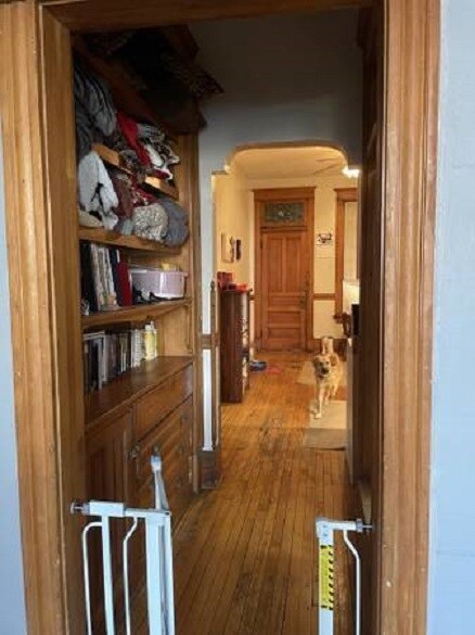 Building Photo - 1042 N Winchester Ave