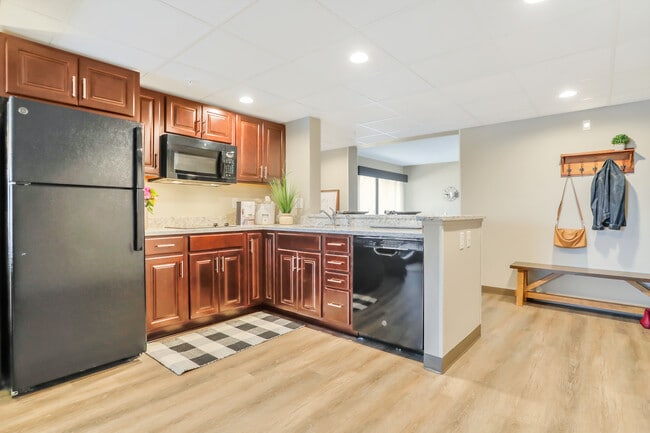 Building Photo - 1718 Underpass Way