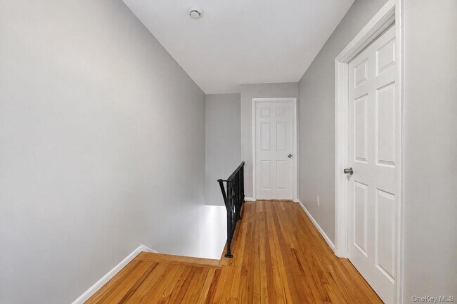 Building Photo - 54 Farquhar Ave
