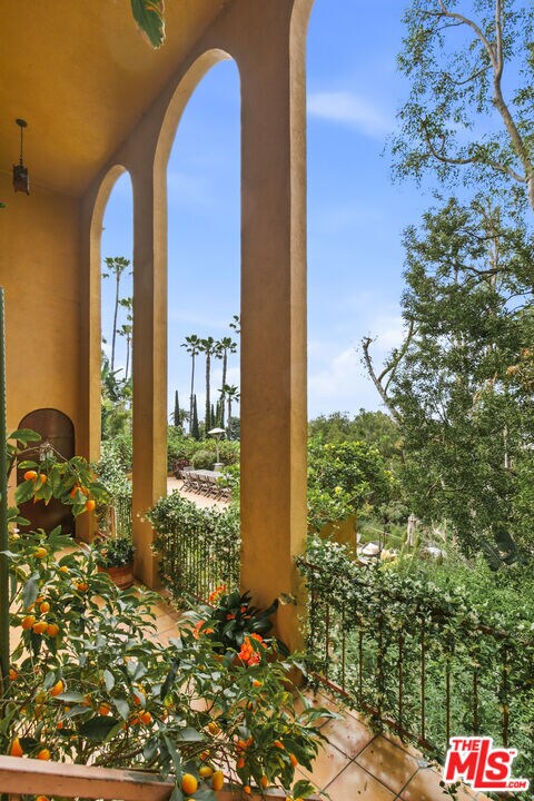 Building Photo - 6203 Temple Hill Dr