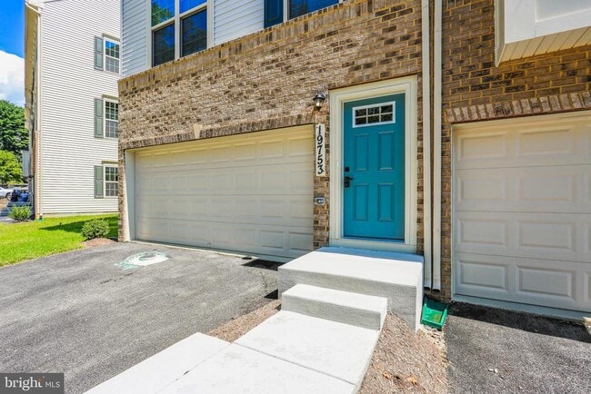 Building Photo - 19753 Grn Vlg Dr