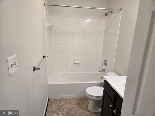 Building Photo - 514 Millar Ct