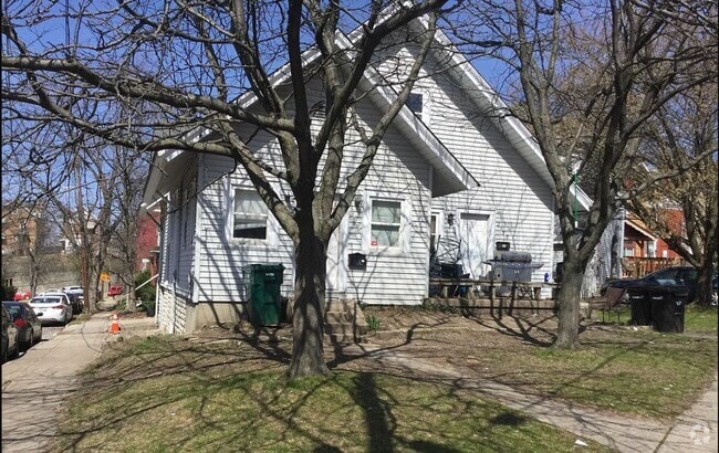 Building Photo - 2535 Fairview Ave