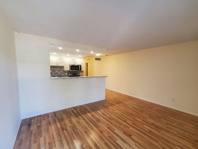 Building Photo - 5203 NE 24th Terrace