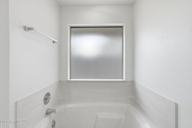 Building Photo - 457 S Meadows Dr