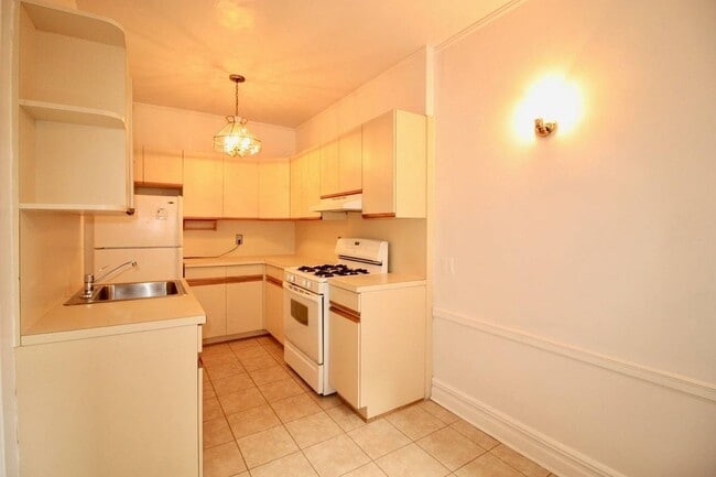 Building Photo - 128 Marine Ave