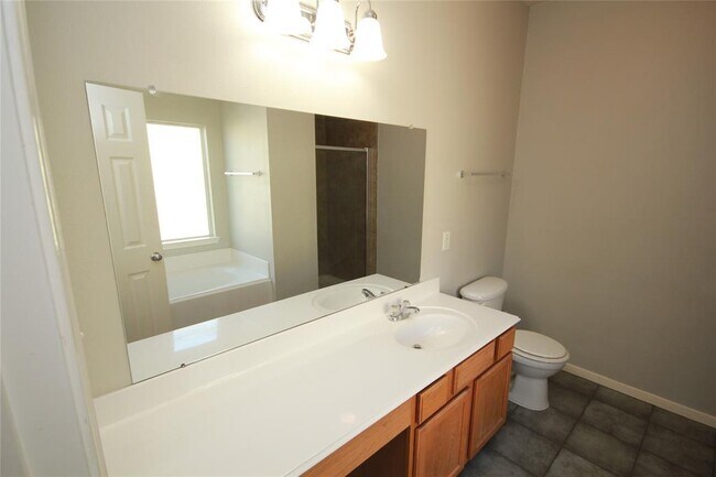 Building Photo - 6111 Settlers Lake Cir E