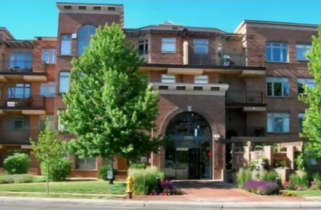 Building Photo - 2700 E Cherry Creek S Dr