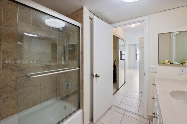 Building Photo - 303 Racquet Club Rd