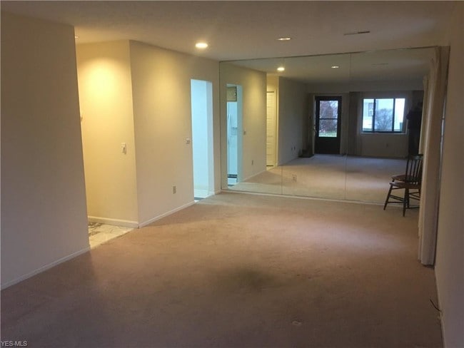 Building Photo - 2821 Mull Ave