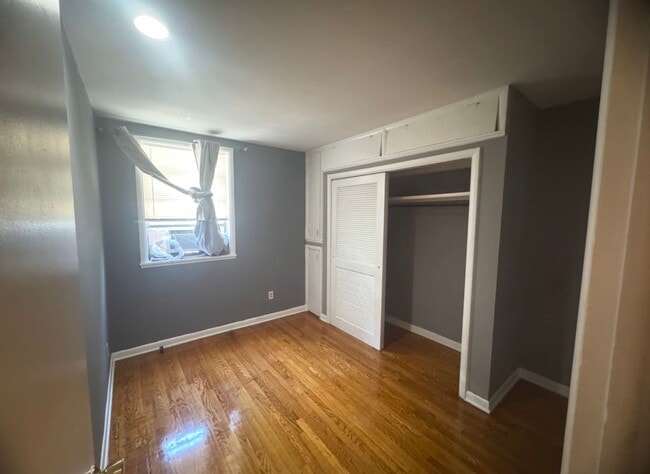 Building Photo - Heritage Hill One-Bedroom, One-Bathroom Ap...