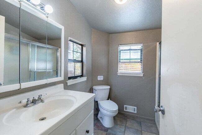 Building Photo - Cozy Hollow Lodge, Big Bear, CA