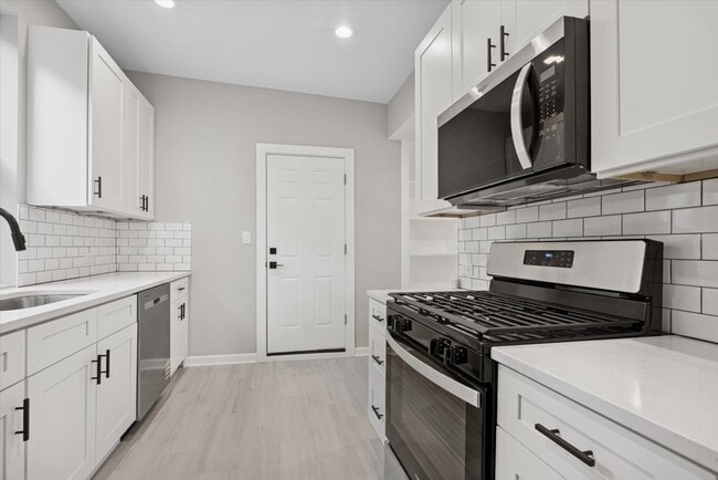 Building Photo - 8018 S Harvard Ave