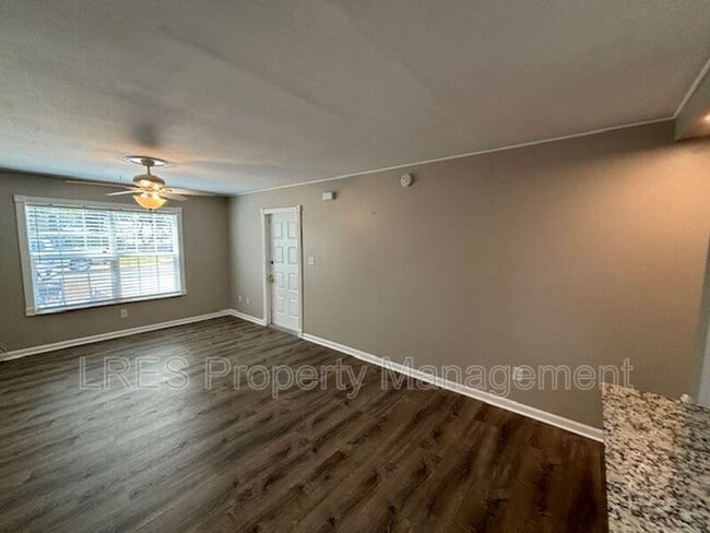 Building Photo - 517 Carambola Ave