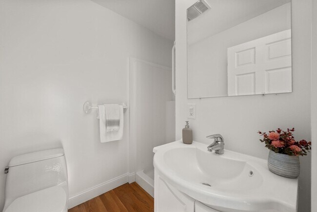 Building Photo - 48 Miller Rd