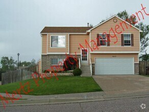 Building Photo - 2215 Lisa Dr