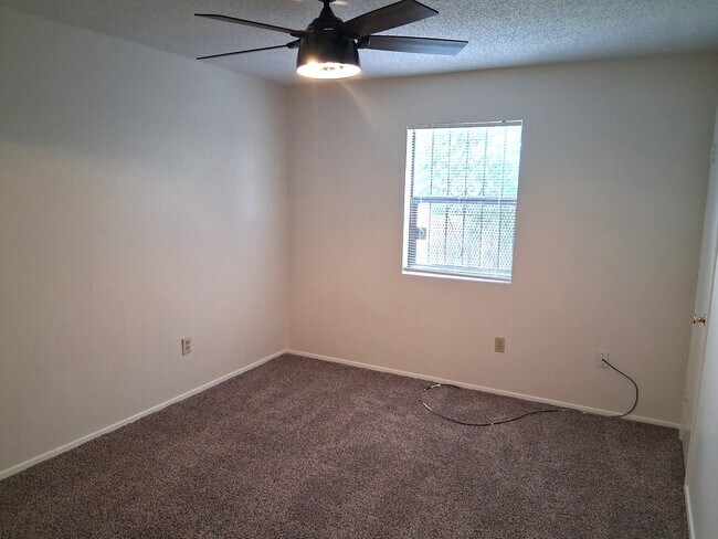Building Photo - 3515 Plains Dr