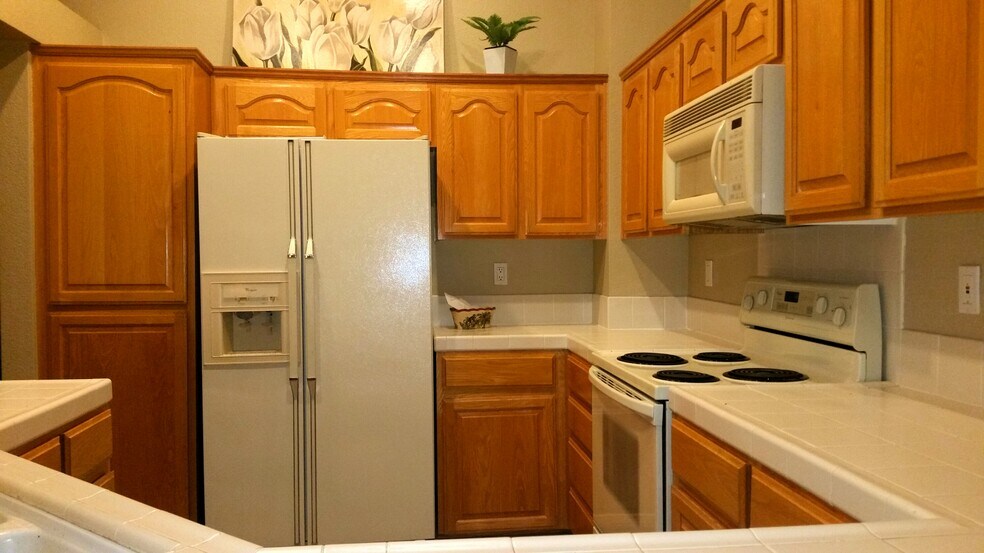 kitchen - 10724 Wallace Ln