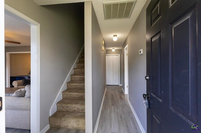 Building Photo - 135 Sussex Dr