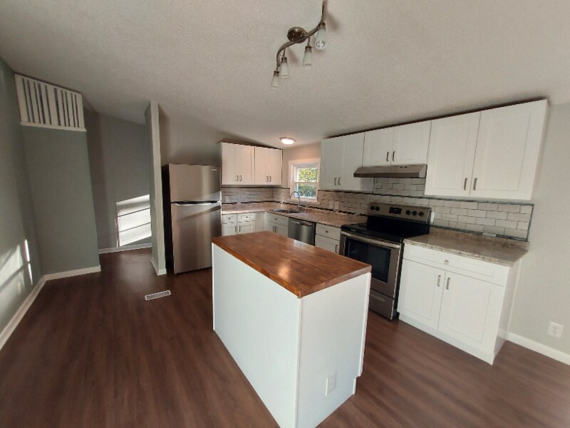 Building Photo - 2609 Williams Creek Rd