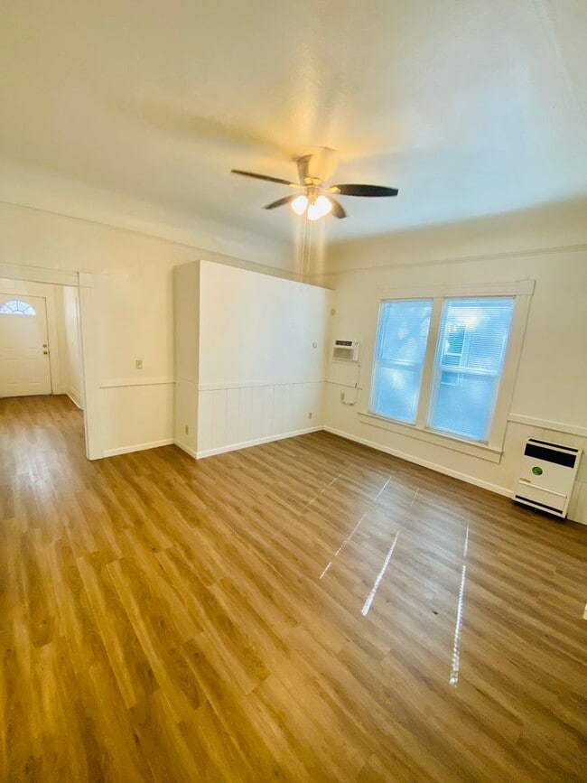 Building Photo - Reserve Now for June 2026! Updated House in Downtown Chico