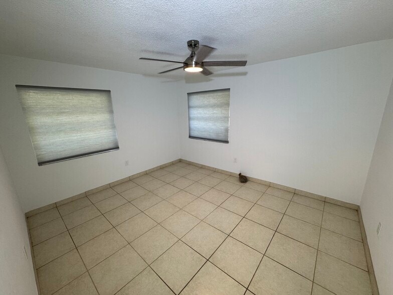 Building Photo - 1350 SW 34th Ave