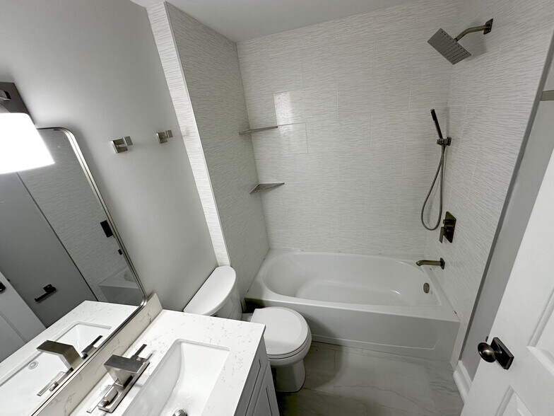 Building Photo - 234 Locust St