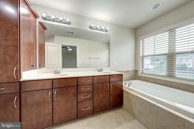 Building Photo - 42230 Castle Ridge Square