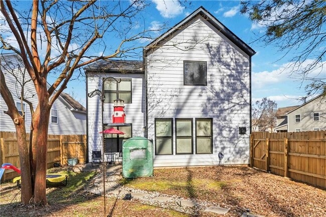 Building Photo - 5675 Falls Landing Dr