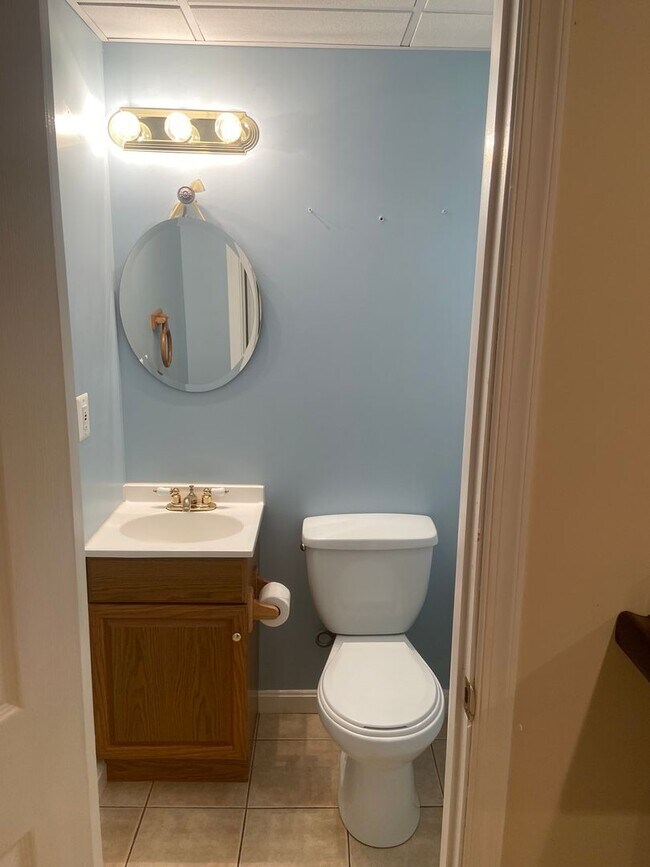 Building Photo - Charming 3 Bedroom/2 Full Bath/2 Half Bath Townhome in Constant Friendship, MD!