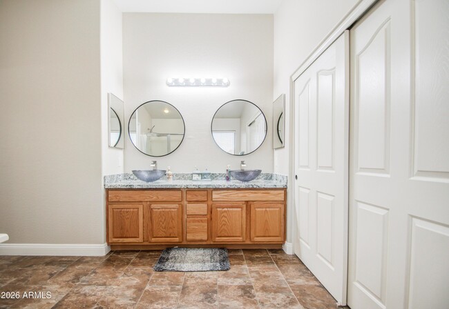 Building Photo - 43205 Roth Rd