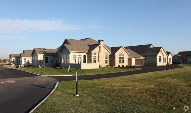 Building Photo - Creekside