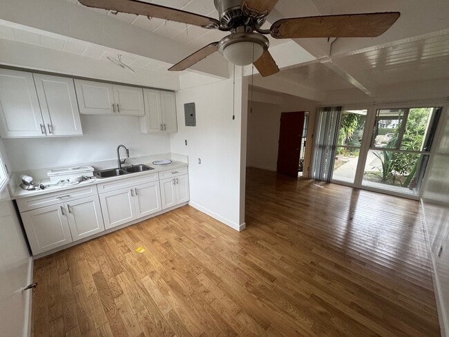 Floorplan - 5415-5469 San Vicente Blvd.