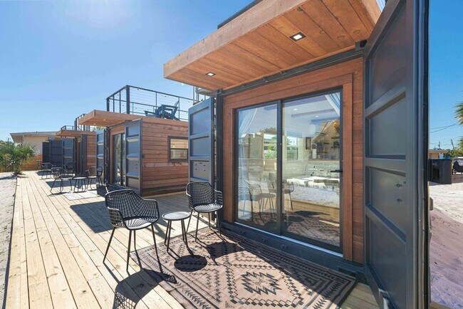 Building Photo - 316 Bream Ave