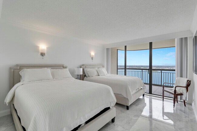 Building Photo - 5380 N Ocean Dr