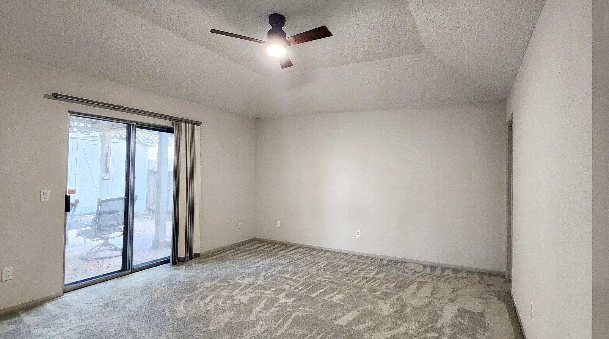 Master Bedroom with instant access to backyard - 4722 Rainbow Run