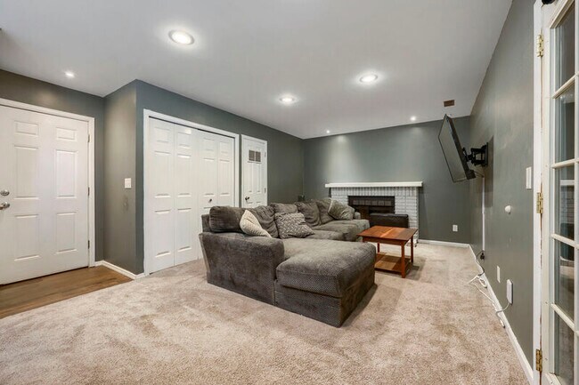 Building Photo - 4540 Bramble Ln