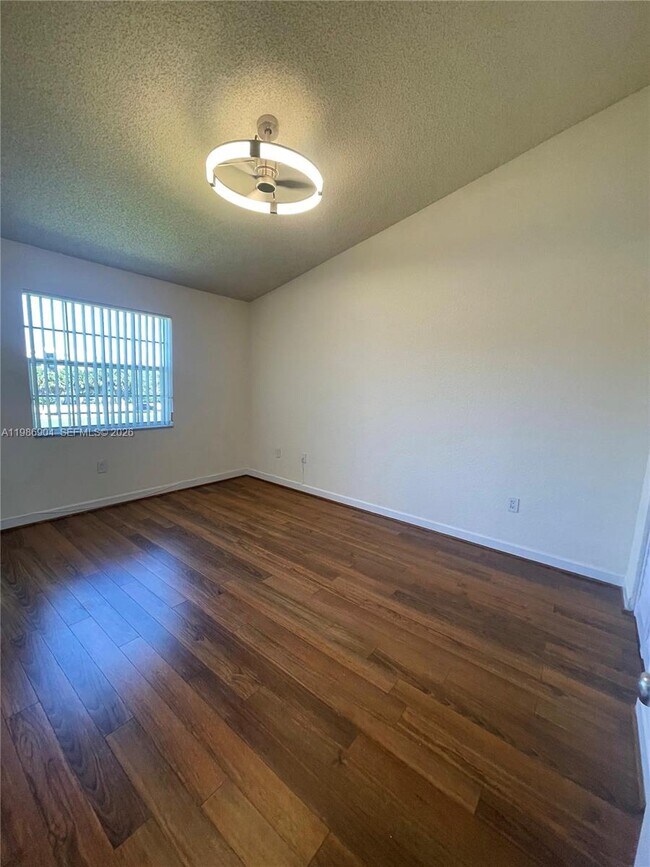 Building Photo - 2851 N Oakland Forest Dr