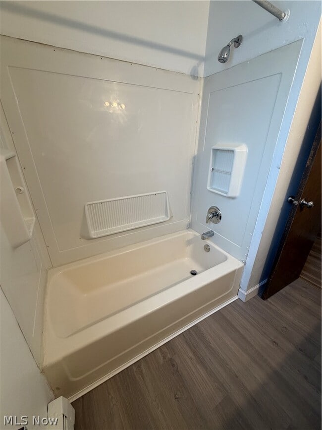 Building Photo - 27 Wayne St SE