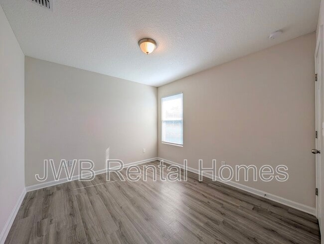 Building Photo - 3011 College St