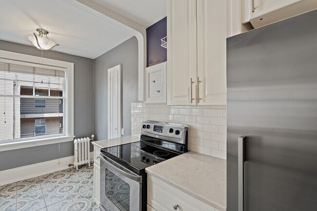 Building Photo - 321 Boylston Ave E