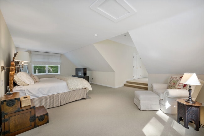 Building Photo - 268 Under Mountain Rd