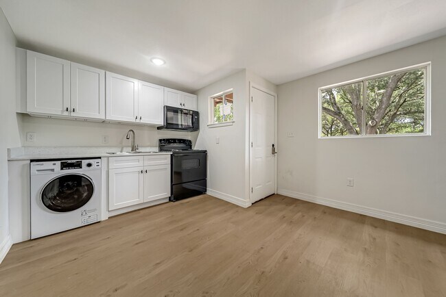 Building Photo - 411 Ave A