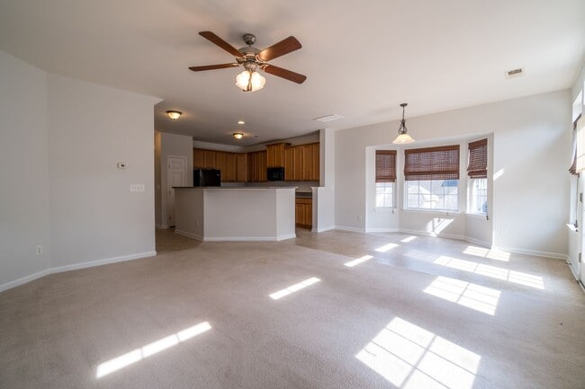 Building Photo - Gorgeous 3 Bedroom Townhome in Davidson