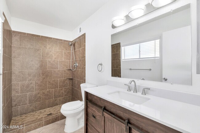 Building Photo - 5234 E Blanche Dr